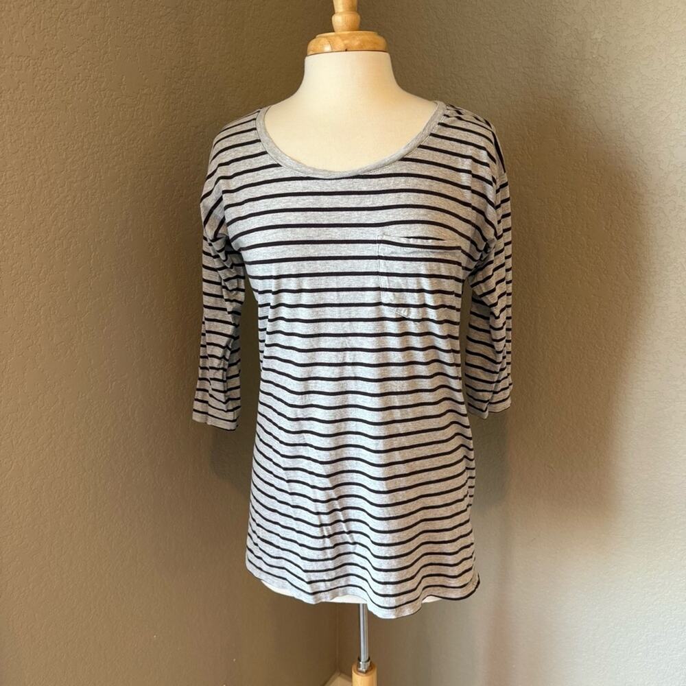 GAP Striped 3/4 Sleeve Tee in Deep Purple and Gray Pocket Detail Small